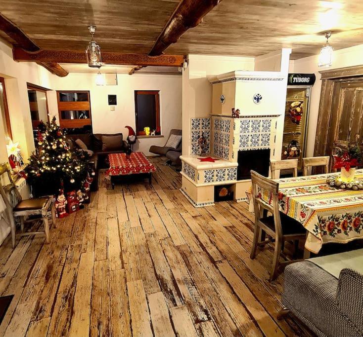 Pensiune Subcrai Cu Centru Spa Zărneşti Kültér fotó